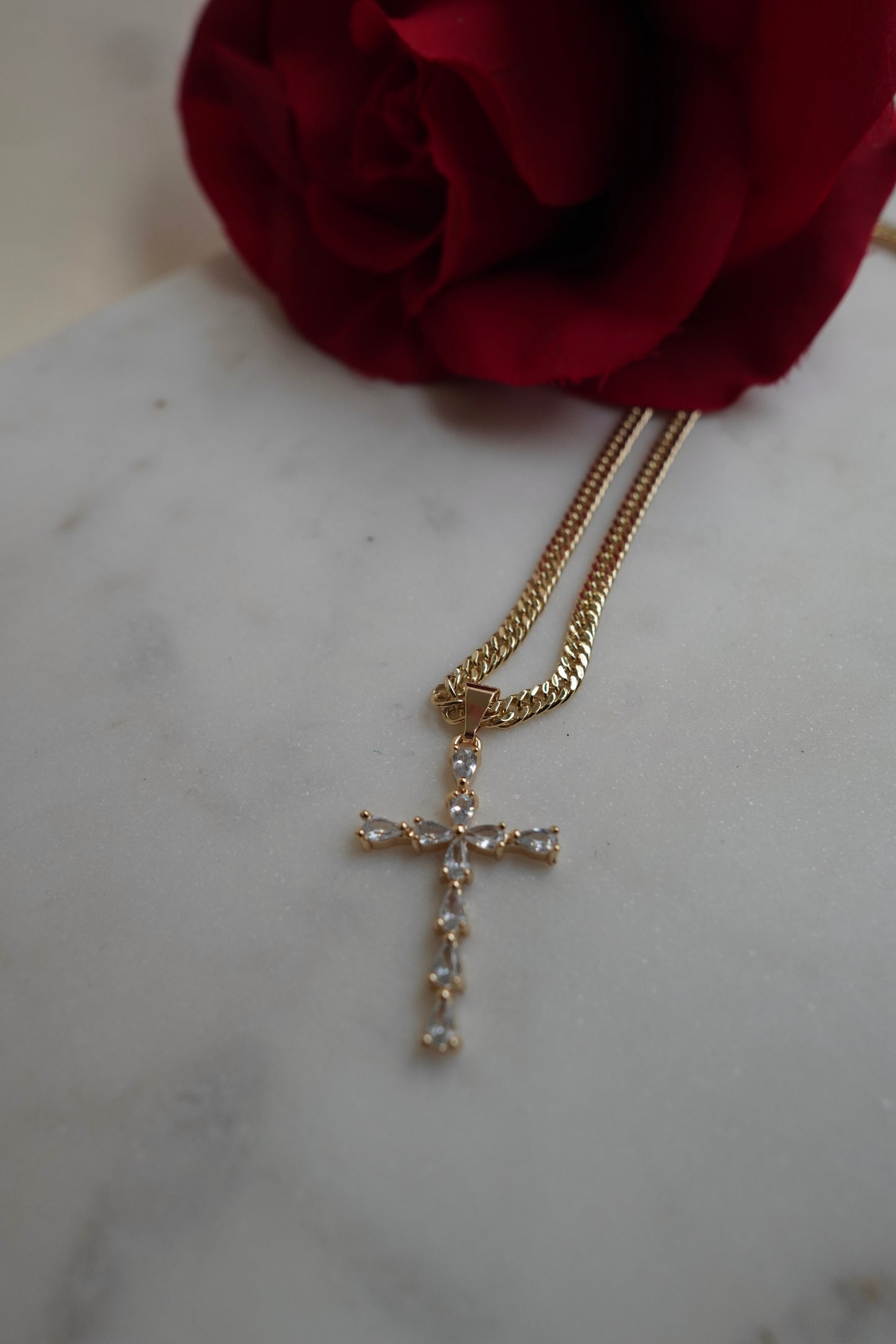 AMOR ETERNO NECKLACE