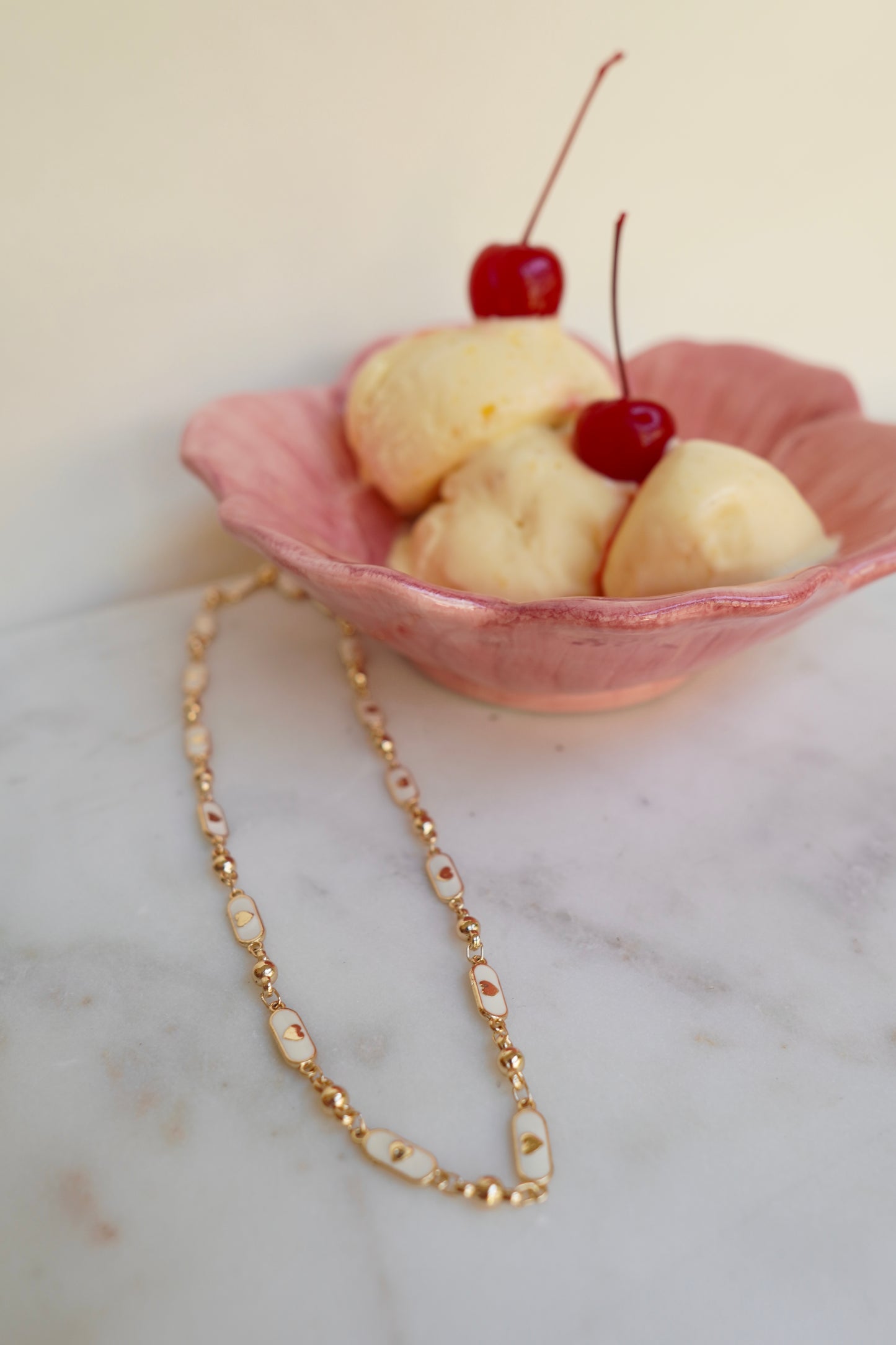 COCONUT GELATO NECKLACE (GOLD)