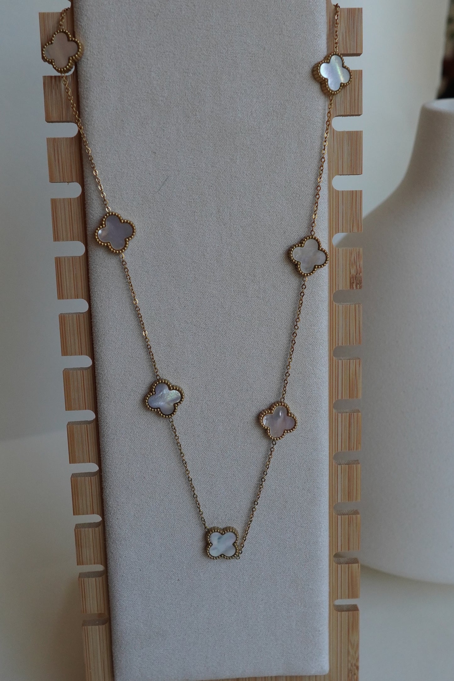 FINER THINGS NECKLACE (GOLD)