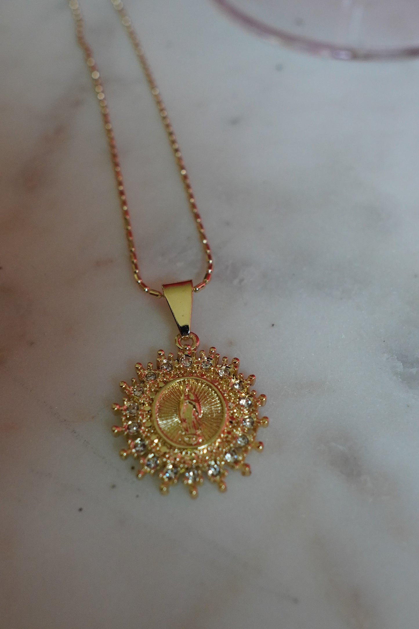 SANTA NECKLACE (GOLD)